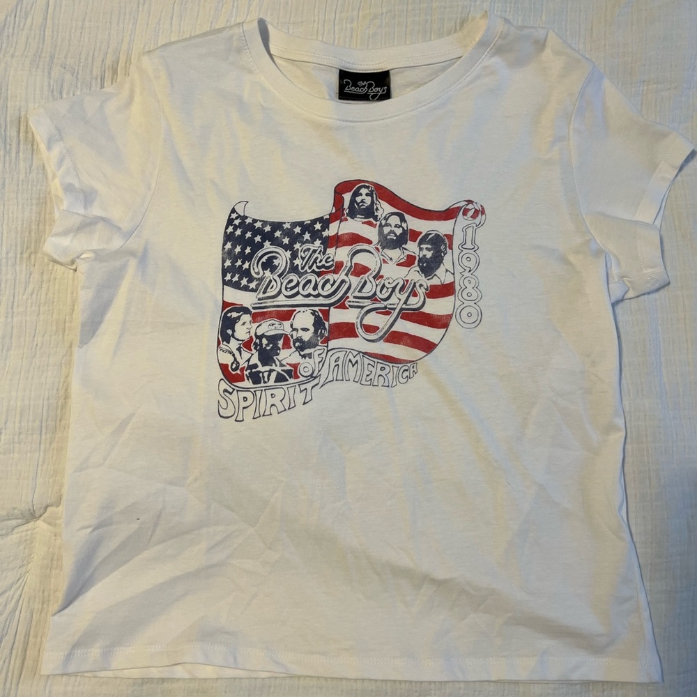 Graphic cropped tshirt